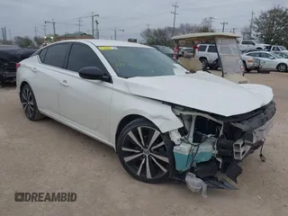 2019 Nissan Altima 2.5 SR with VIN 1N4BL4CV8KC135636, listed as a IAAI auction lot 41635760 with 60,087 mi miles. Bid and sale history available at carsss.com. Image 1.