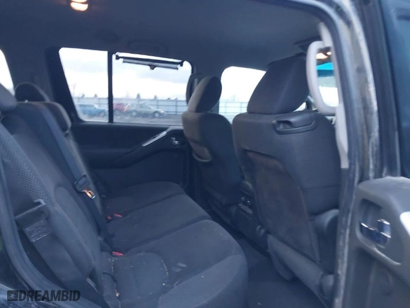 2010 Nissan Pathfinder SE with VIN 5N1AR1NB8AC626076, listed as a IAAI auction lot 41144235 with 172,709 mi miles. Bid and sale history available at carsss.com. Image 8.