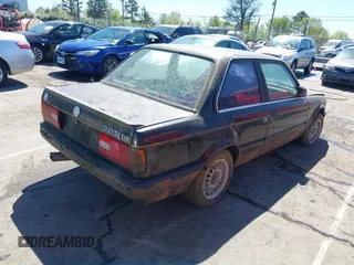 1989 BMW 3 Series 325is z VIN WBAAA2300KAE71779, wystawiony jako IAAI lot #41819881 z przebiegiem 146 433 mil mil oraz . Historia ofert i sprzedaży dostępna na DreamBid. Obrazek 4.