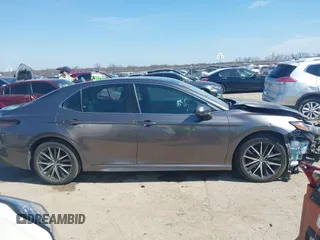 2021 Toyota Camry SE Nightshade with VIN 4T1G11AK4MU432151, listed as a IAAI auction lot 41672800 with 82,051 mi miles. Bid and sale history available at carsss.com. Image 14.