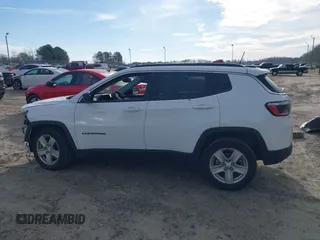 2022 Jeep Compass Latitude with VIN 3C4NJCBB7NT214335, listed as a IAAI auction lot 41683856 with 41,871 mi miles and . Bid and sale history available at carsss.com. Image 15.