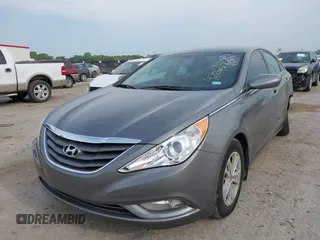 2013 Hyundai Sonata GLS z VIN 5NPEB4AC6DH513018, wystawiony jako IAAI lot #42068966 z przebiegiem 216 086 mil mil oraz . Historia ofert i sprzedaży dostępna na DreamBid. Obrazek 18.