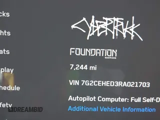 2024 Tesla Cybertruck z VIN 7G2CEHED3RA021703, wystawiony jako IAAI lot #41392666 z przebiegiem 7 244 mil mil oraz . Historia ofert i sprzedaży dostępna na DreamBid. Obrazek 15.