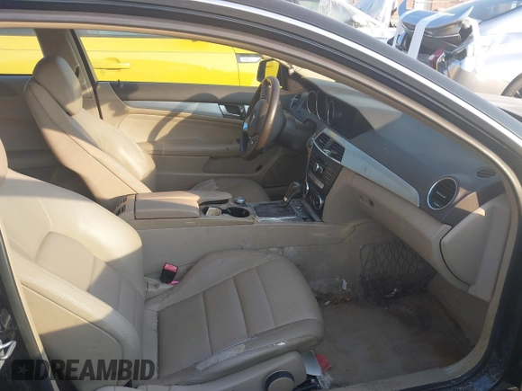 2012 Mercedes-Benz C 250 с VIN WDDGJ4HB7CF780885, выставлен на аукционе IAAI как лот 42598005 с пробегом 133 389 миль миль и . История ставок и продаж доступна на DreamBid. Изображение 5.