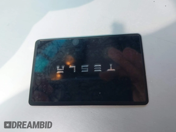 2024 Tesla Model Y с VIN 7SAYGDED7RF045410, выставлен на аукционе IAAI как лот 42000700 с пробегом 13 021 миль миль и . История ставок и продаж доступна на DreamBid. Изображение 11.