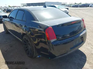 2016 Chrysler 300 C z VIN 2C3CCAEG7GH182032, wystawiony jako IAAI lot #42328679 z przebiegiem 135 422 mil mil oraz . Historia ofert i sprzedaży dostępna na DreamBid. Obrazek 3.