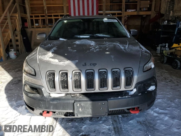 2018 Jeep Cherokee Trailhawk z VIN 1C4PJMBX7JD525385, wystawiony jako Copart lot #46084225 z przebiegiem 75 259 mil mil oraz Szkoda całkowita • Salvage title. Historia ofert i sprzedaży dostępna na DreamBid. Obrazek 5.