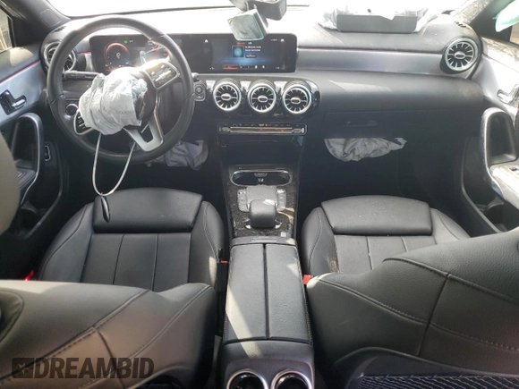 2021 Mercedes-Benz A 220 z VIN W1K3G4EBXMJ293258, wystawiony jako Copart lot #50463325 z przebiegiem 25 024 mil mil oraz Szkoda całkowita • Salvage title. Historia ofert i sprzedaży dostępna na DreamBid. Obrazek 8.