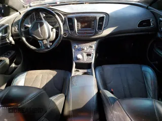 2016 Chrysler 200 S z VIN 1C3CCCBB0GN138790, wystawiony jako Copart lot #88799325 z przebiegiem 120 766 mil mil oraz Szkoda całkowita • Salvage title. Historia ofert i sprzedaży dostępna na DreamBid. Obrazek 8.