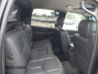 2004 Chevrolet Avalanche Z71 z VIN 3GNEK12T94G216824, wystawiony jako IAAI lot #42457339 z przebiegiem 150 650 mil mil oraz . Historia ofert i sprzedaży dostępna na DreamBid. Obrazek 8.