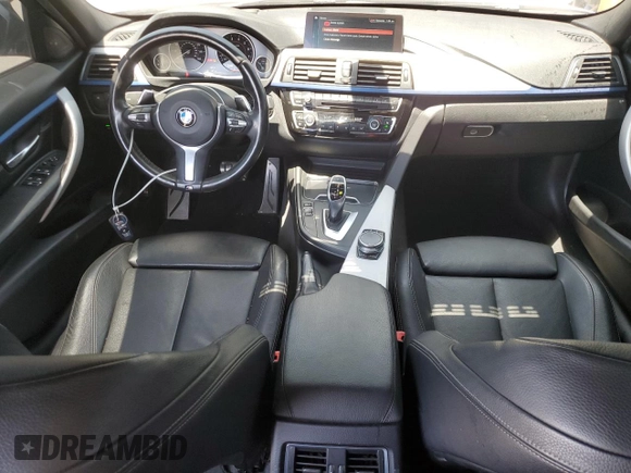 2018 BMW 3 Series 340i z VIN WBA8B3G5XJNV01401, wystawiony jako Copart lot #58819675 z przebiegiem 103 919 mil mil oraz Szkoda całkowita • Salvage title. Historia ofert i sprzedaży dostępna na DreamBid. Obrazek 8.