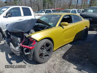 2016 Dodge Charger SE with VIN 2C3CDXBG5GH205540, listed as a IAAI auction lot 41655596 with 190,890 mi miles and . Bid and sale history available at carsss.com. Image 2.
