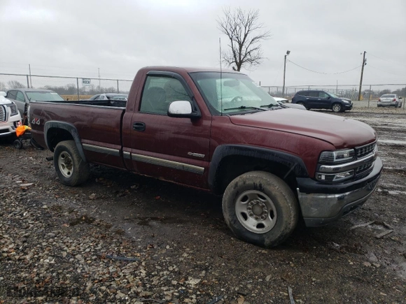 2000 Chevrolet Silverado 2500 with VIN 1GCGK24U1YE265476, listed as a Copart auction lot 85861104 with 235,862 mi miles and Clean Title. Bid and sale history available at carsss.com. Image 4.