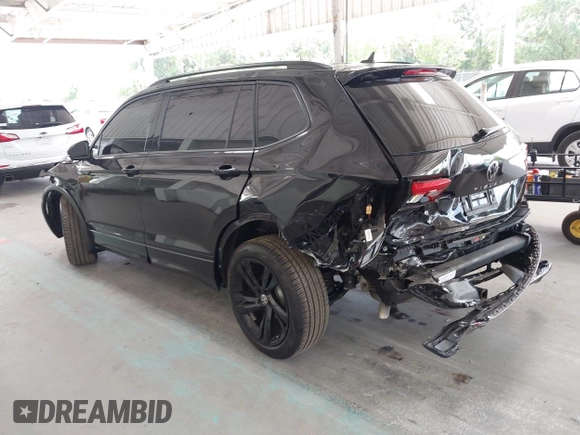 2024 Volkswagen Tiguan SE R-Line Black z VIN 3VVCB7AX4RM106944, wystawiony jako IAAI lot #42121362 z przebiegiem 11 777 mil mil oraz . Historia ofert i sprzedaży dostępna na DreamBid. Obrazek 15.