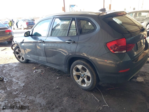 2013 BMW X1 28i with VIN WBAVM1C53DVW43228, listed as a IAAI auction lot 41301776 with 61,323 mi miles. Bid and sale history available at carsss.com. Image 3.