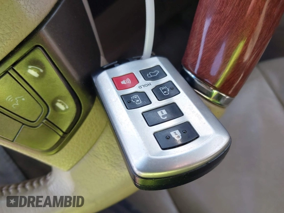 2014 Toyota Sienna Limited with VIN 5TDDK3DC0ES091826, listed as a IAAI auction lot 42112113 with 200,255 mi miles and . Bid and sale history available at DreamBid. Image 11.
