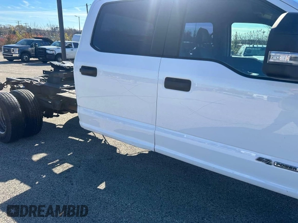 2022 Ford F-350 XL with VIN 1FD8W3HT5NEE12597, listed as a Copart auction lot 87929005 with 69,996 mi miles and Clean Title. Bid and sale history available at DreamBid. Image 6.