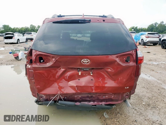 2020 Toyota Sienna LE Auto Access Seat z VIN 5TDKZ3DCXLS041015, wystawiony jako Copart lot #62779795 z przebiegiem 29 157 mil mil oraz Szkoda całkowita • Salvage title. Historia ofert i sprzedaży dostępna na DreamBid. Obrazek 6.
