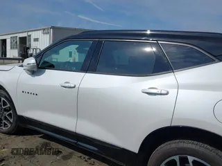 2024 Chevrolet Blazer RS z VIN 3GNKBKRSXRS143036, wystawiony jako IAAI lot #42117715 z przebiegiem 16 093 mil mil oraz . Historia ofert i sprzedaży dostępna na DreamBid. Obrazek 14.