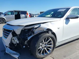 2018 Cadillac CT6 Luxury AWD z VIN 1G6KD5RS9JU151575, wystawiony jako IAAI lot #42078361 z przebiegiem 28 187 mil mil oraz . Historia ofert i sprzedaży dostępna na DreamBid. Obrazek 6.