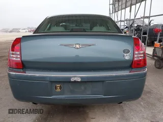 2006 Chrysler 300 C with VIN 2C3KA63H66H318725, listed as a IAAI auction lot 41629398 with 157,367 mi miles. Bid and sale history available at carsss.com. Image 17.