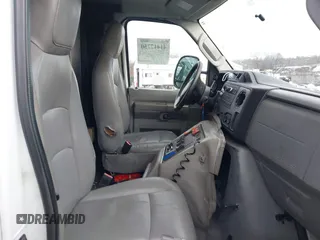 2009 Ford E-Series Commercial z VIN 1FDSS34P79DA74271, wystawiony jako IAAI lot #41417750 z przebiegiem 207 542 mil mil oraz . Historia ofert i sprzedaży dostępna na DreamBid. Obrazek 5.