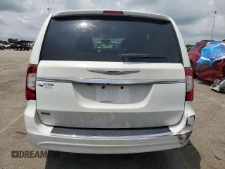 2014 Chrysler Town & Country Touring z VIN 2C4RC1BG0ER404444, wystawiony jako Copart lot #60194645 z przebiegiem 136 826 mil mil oraz Szkoda całkowita • Salvage title. Historia ofert i sprzedaży dostępna na DreamBid. Obrazek 6.