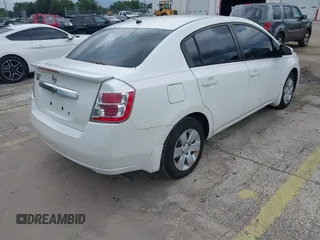 2012 Nissan Sentra 2.0 z VIN 3N1AB6AP9CL785819, wystawiony jako IAAI lot #42248537 z przebiegiem 185 392 mil mil oraz . Historia ofert i sprzedaży dostępna na DreamBid. Obrazek 4.