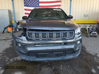 2024 Jeep Compass Latitude z VIN 3C4NJDBN2RT123706, wystawiony jako Copart lot #62509695 z przebiegiem 11 534 mil mil oraz Czysty tytuł • Clean title. Historia ofert i sprzedaży dostępna na DreamBid. Obrazek 5.