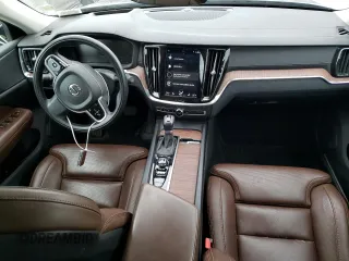 2020 Volvo V60 z VIN YV4102WK8L1036653, wystawiony jako Copart lot #61437033 z przebiegiem 35 446 mil mil oraz . Historia ofert i sprzedaży dostępna na DreamBid. Obrazek 8.