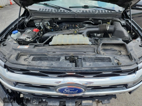 2022 Ford Expedition Max Limited z VIN 1FMJK2AT2NEA57566, wystawiony jako Copart lot #58993535 z przebiegiem 130 913 mil mil oraz Szkoda całkowita • Salvage title. Historia ofert i sprzedaży dostępna na DreamBid. Obrazek 12.