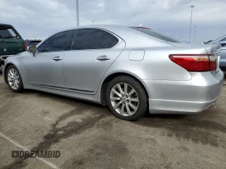 2010 Lexus LS 460 z VIN JTHCL5EFXA5005742, wystawiony jako Copart lot #43464855 z przebiegiem 225 906 mil mil oraz Czysty tytuł • Clean title. Historia ofert i sprzedaży dostępna na DreamBid. Obrazek 2.