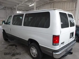 2014 Ford Econoline Passenger XL z VIN 1FBNE3BL9EDB01008, wystawiony jako IAAI lot #42231120 z przebiegiem 255 170 mil mil oraz . Historia ofert i sprzedaży dostępna na DreamBid. Obrazek 3.