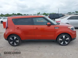 2018 Kia Soul + with VIN KNDJP3A5XJ7562086, listed as a IAAI auction lot 42141583 with 71,238 mi miles. Bid and sale history available at carsss.com. Image 13.