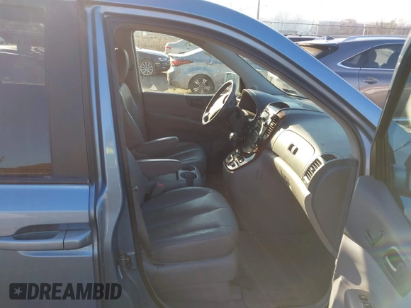 2007 Kia Sedona LX with VIN KNDMB233676112774, listed as a IAAI auction lot 41753103 with 131,309 mi miles. Bid and sale history available at carsss.com. Image 5.