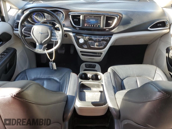 2019 Chrysler Pacifica Touring L with VIN 2C4RC1BG8KR537514, listed as a Copart auction lot 57788625 with 129,346 mi miles and Salvage title. Bid and sale history available at DreamBid. Image 8.