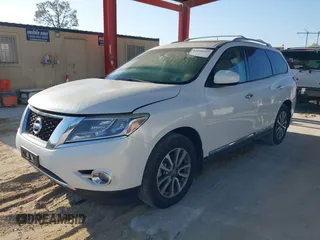 2014 Nissan Pathfinder SV with VIN 5N1AR2MN4EC626860, listed as a IAAI auction lot 42094147 with 275,819 mi miles. Bid and sale history available at carsss.com. Image 2.