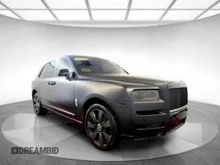 2020 Rolls-Royce Cullinan z VIN SLATV4C0XLU201XXX, wystawiony jako Copart lot #58541115 z przebiegiem 48 797 mil mil oraz Tytuł czysty. Historia ofert i sprzedaży dostępna na DreamBid. Obrazek 1.