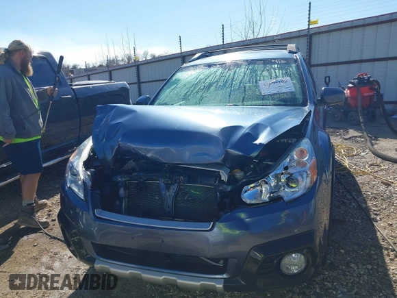 2014 Subaru Outback 2.5i Limited with VIN 4S4BRCNC3E3238624, listed as a IAAI auction lot 41692100 with 128,759 mi miles. Bid and sale history available at carsss.com. Image 13.