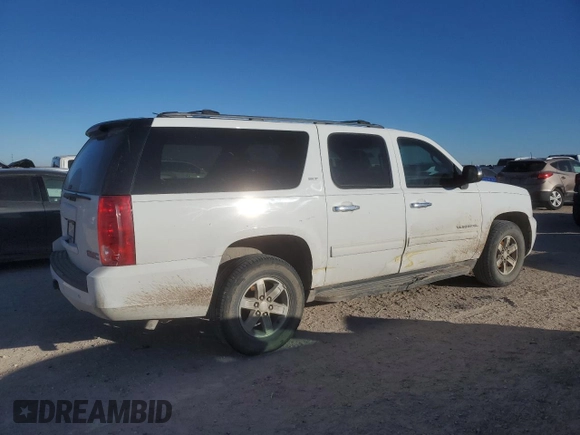 2014 GMC Yukon XL SLT with VIN 1GKS1KE07ER235724, listed as a Copart auction lot 84647084 with 192,625 mi miles and Salvage Title. Bid and sale history available at carsss.com. Image 3.