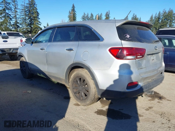 2019 Kia Sorento LX V6 with VIN 5XYPGDA56KG506179, listed as a IAAI auction lot 41409303 with 116,488 mi miles. Bid and sale history available at carsss.com. Image 3.