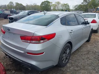 2019 Kia Optima S with VIN 5XXGT4L38KG282523, listed as a IAAI auction lot 41929453 with 261,095 mi miles. Bid and sale history available at carsss.com. Image 4.