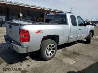 2012 Chevrolet Silverado 1500 LT with VIN 1GCRKSE77CZ257613, listed as a Copart auction lot 48324385 with 133,335 mi miles and Salvage Title. Bid and sale history available at carsss.com. Image 3.