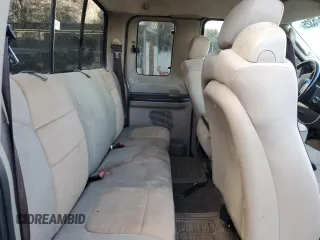 2005 Ford Super Duty F-250 XL with VIN 1FTSX205X5EA72216, listed as a Copart auction lot 44575325 with 217,271 mi miles and Salvage Title. Bid and sale history available at carsss.com. Image 10.