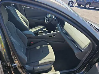 2024 Hyundai Elantra SEL with VIN KMHLM4DG6RU648010, listed as a IAAI auction lot 42852865 with 29,603 mi miles and . Bid and sale history available at DreamBid. Image 5.
