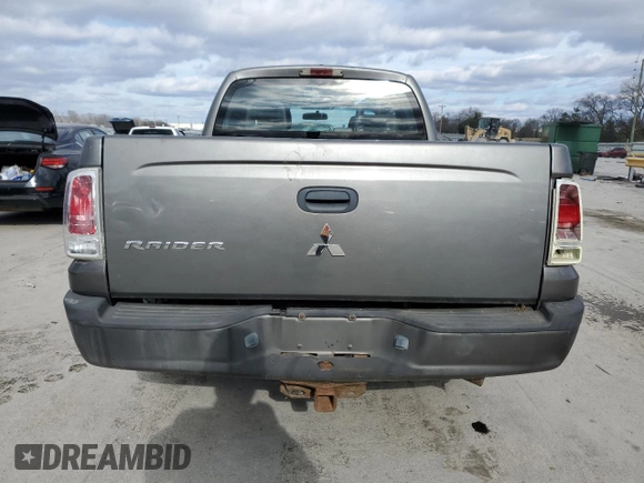 2007 Mitsubishi Raider LS z VIN 1Z7HT28K27S243579, wystawiony jako Copart lot #87357884 z przebiegiem 236 753 mil mil oraz Czysty tytuł • Clean title. Historia ofert i sprzedaży dostępna na DreamBid. Obrazek 6.