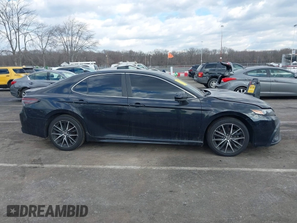 2021 Toyota Camry SE Nightshade with VIN 4T1G11AK6MU488155, listed as a IAAI auction lot 41394539 with 53,577 mi miles. Bid and sale history available at carsss.com. Image 13.