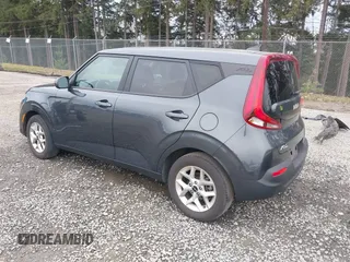 2022 Kia Soul LX with VIN KNDJ23AU5N7834572, listed as a IAAI auction lot 41829793 with 32,437 mi miles. Bid and sale history available at carsss.com. Image 3.