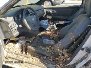 2001 Mercedes-Benz SLK 230 Kompressor с VIN WDBKK49F71F205264, выставлен на аукционе Copart как лот 64061865 с пробегом Не указан миль и Списание • Salvage title. История ставок и продаж доступна на DreamBid. Изображение 7.