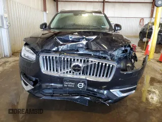 2021 Volvo XC90 Inscription with VIN YV4A221L3M1769642, listed as a Copart auction lot 59743205 with 41,765 mi miles and Salvage title. Bid and sale history available at DreamBid. Image 5.